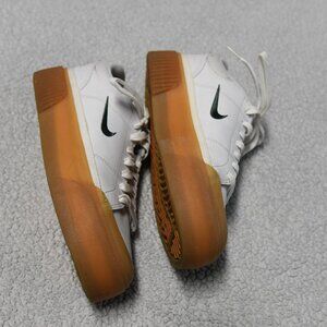 Women’s Nike Court Legacy Lift FV5526-100 White/Gum New Dark green logo